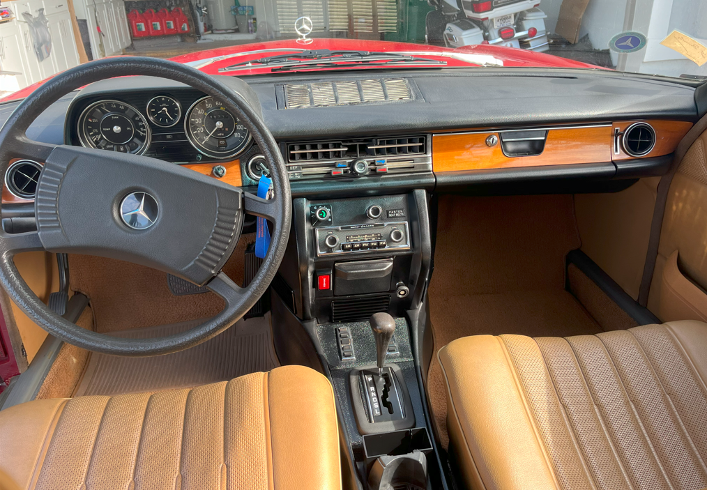 1976 Mercedes-Benz Flawless Interior Dash